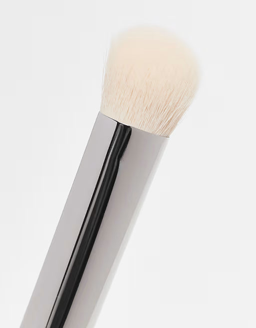 HUDA BEAUTY - Undereye Buff Brush