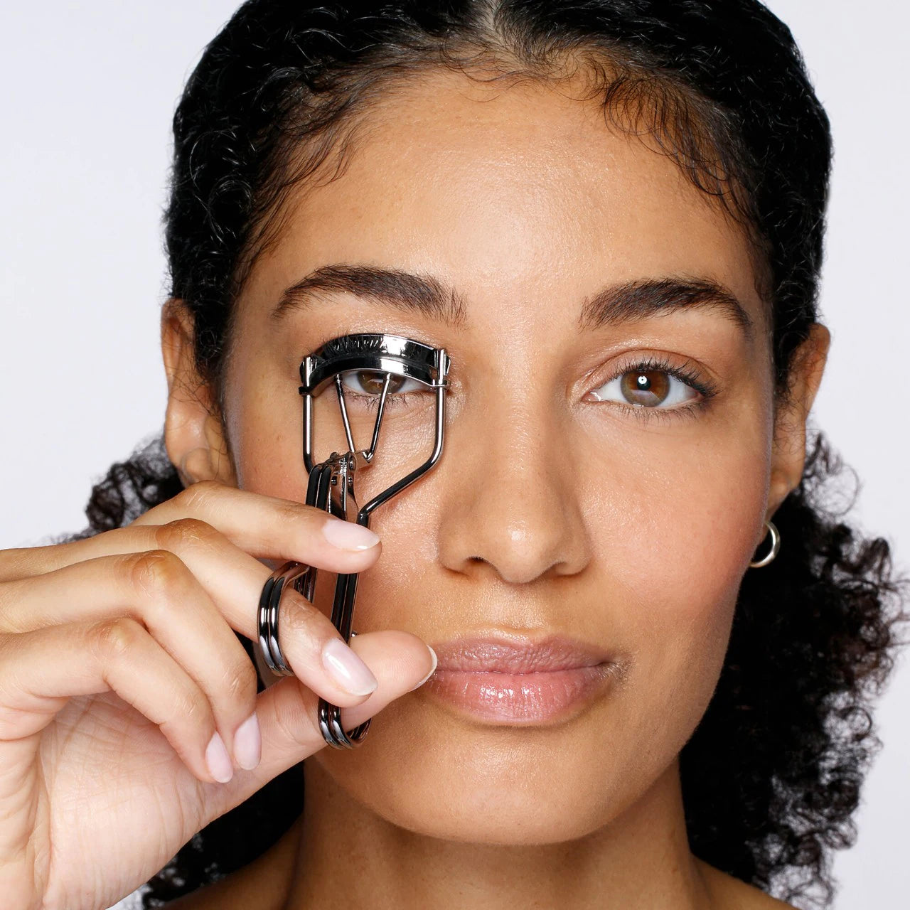 TWEEZERMAN - EYELASH CURLER | for almond eyes