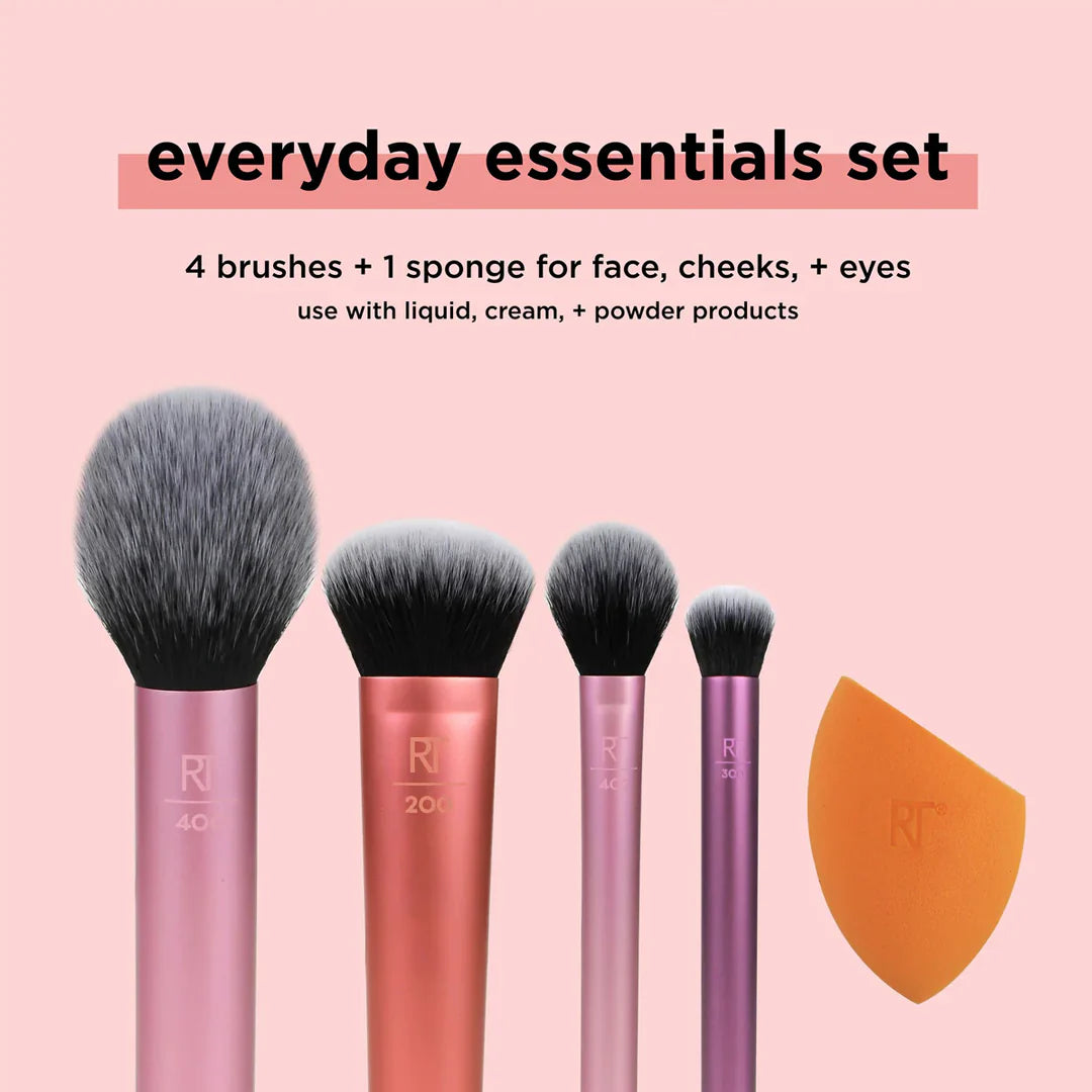 Real Techniques - Make Up Brush Set with 1 Sponge
