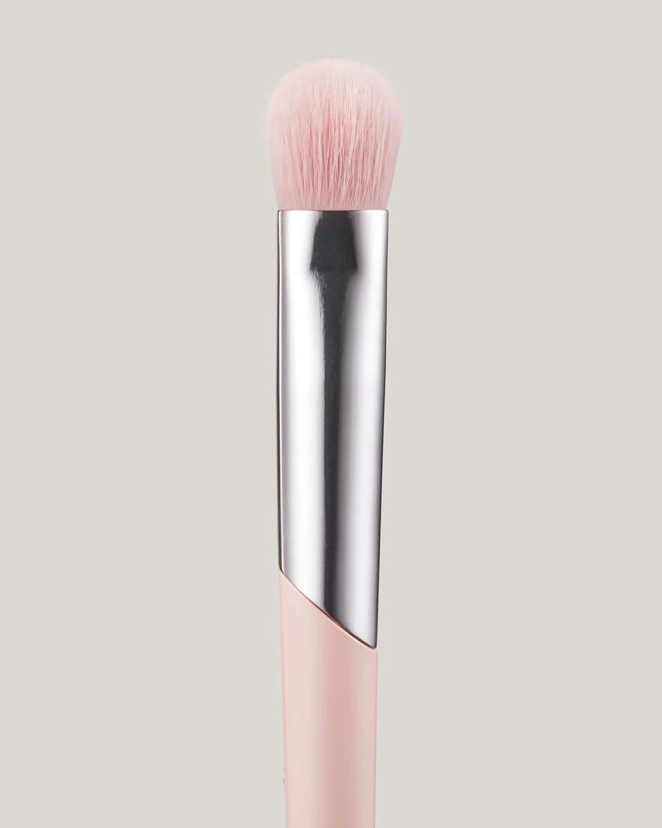 Fenty Beauty - Plush Eyeshadow Brush 240