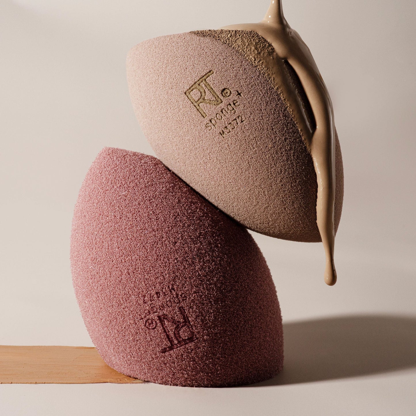 Real Techniques - Real Reveal Sponge Duo