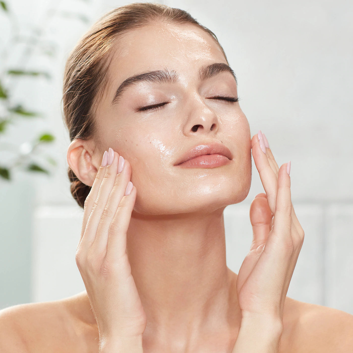 Charlotte Tilbury - Super Radiance Resurfacing Facial Treatment