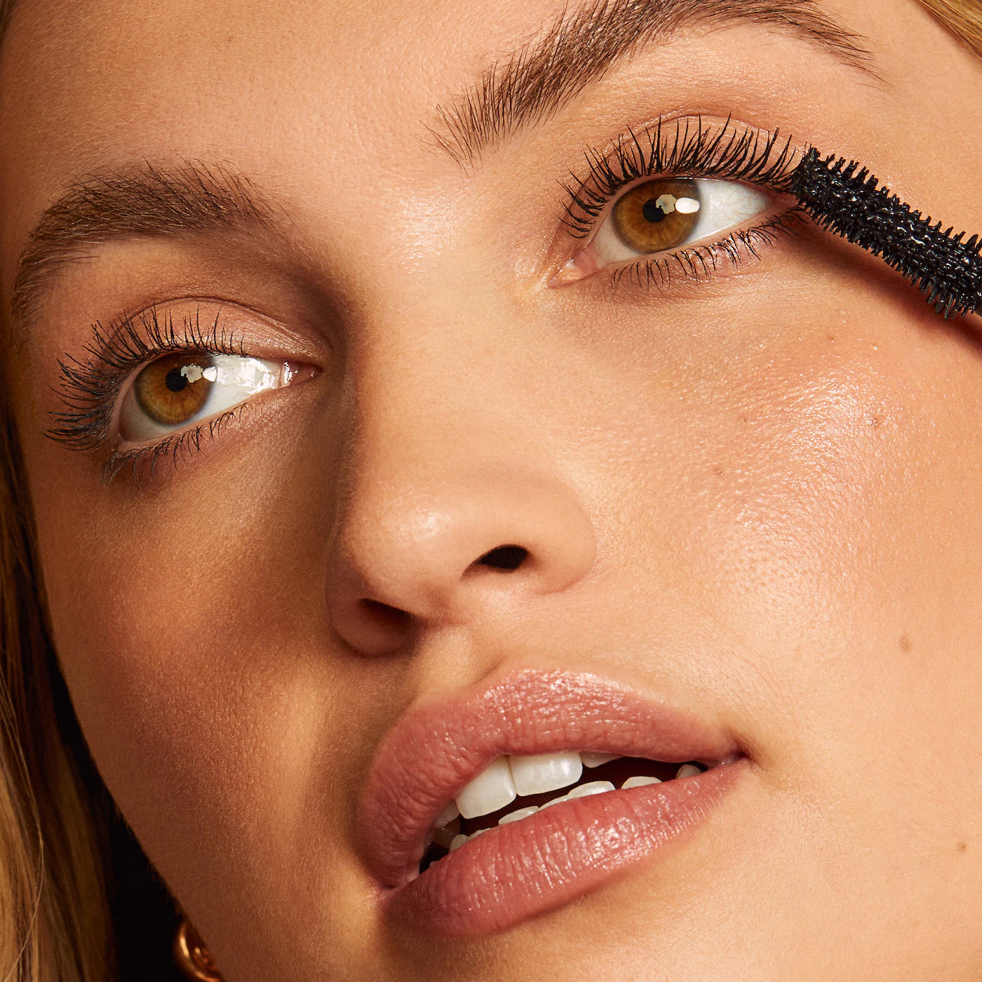 ILIA - Fullest Volumizing Mascara | 9.5 mL | Classic Black
