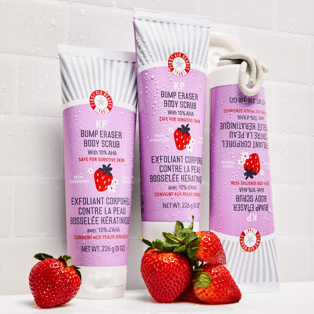 First Aid Beauty - KP BUMP ERASER BODY SCRUB 10% AHA | 226 g | Strawberry