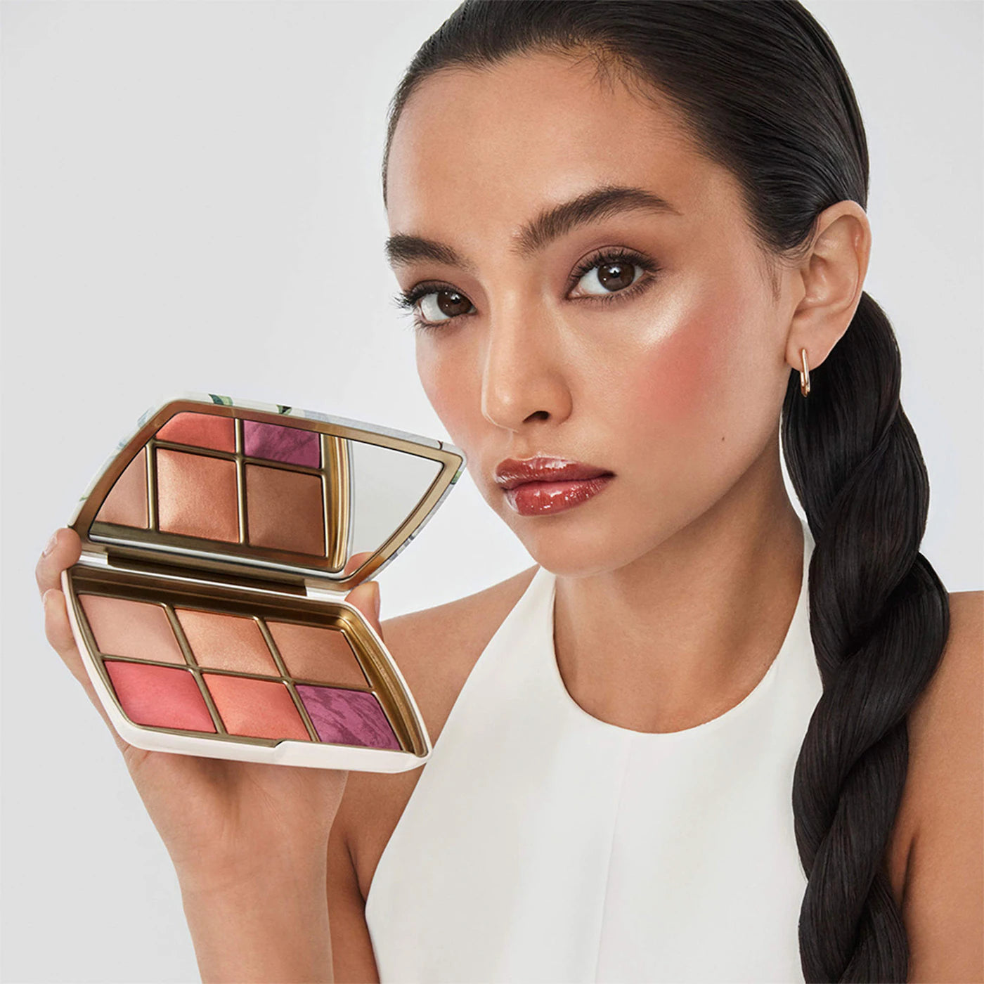 Hourglass - Ambient Lighting Edit - SWAN – Beautique Hourglass - Ambient Lighting Edit - SWAN – Beautique