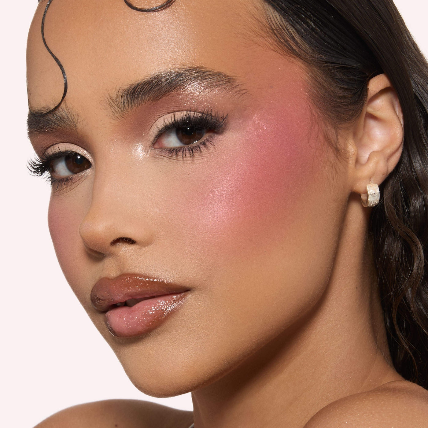 HUDA BEAUTY - Blush Filter Blurring Blushlighters Palette